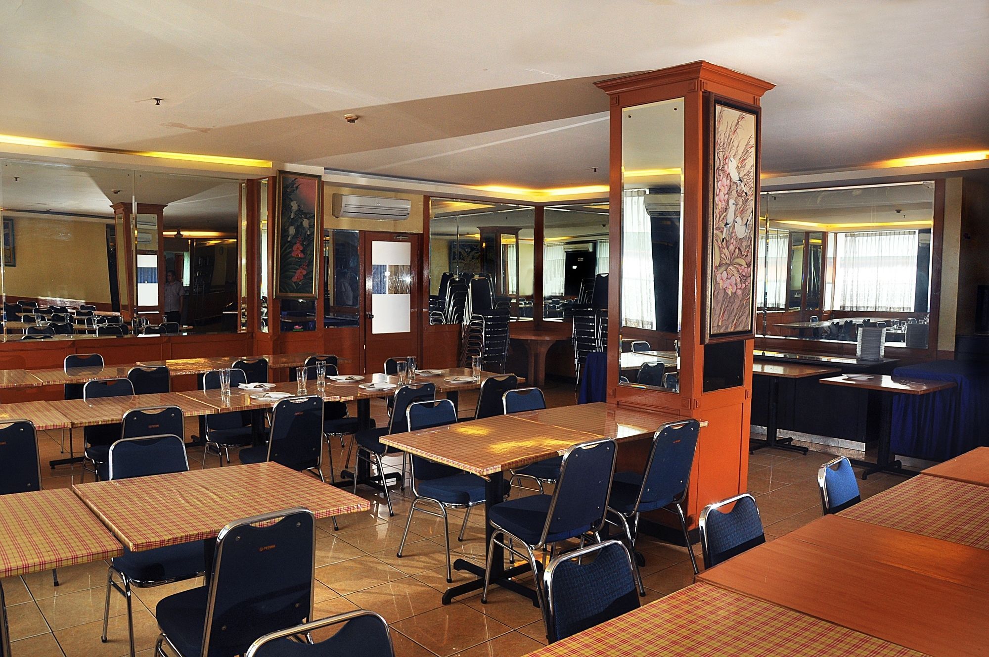 Plaza Harco Mangga Dua 2*